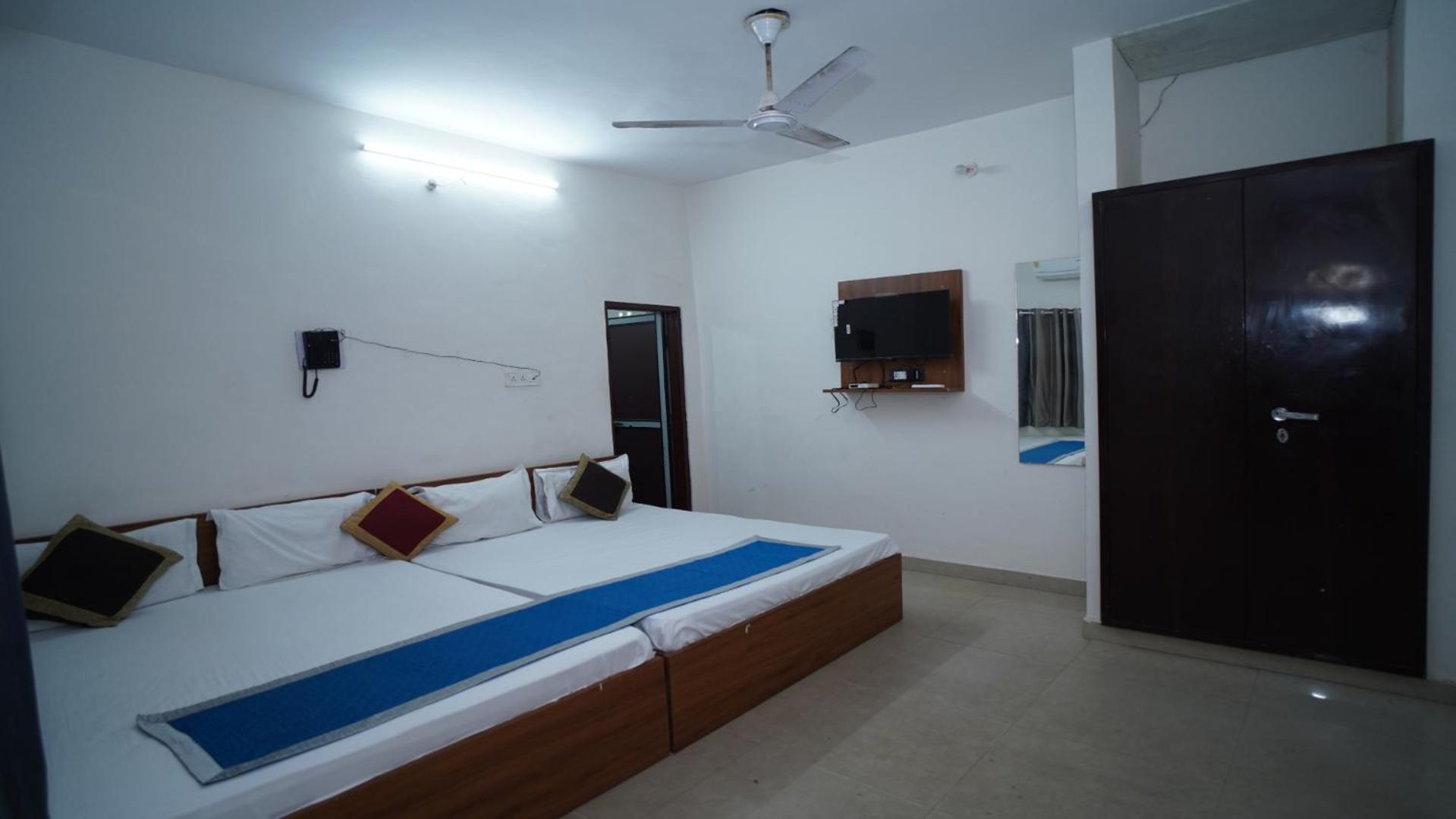 Hotel Apoorv - Near Jaipur Railway Station Habitación foto